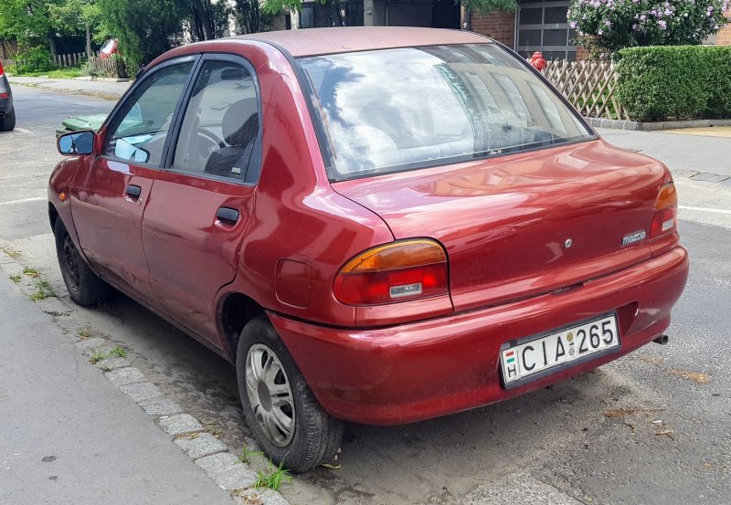 Mazda 121 Ford