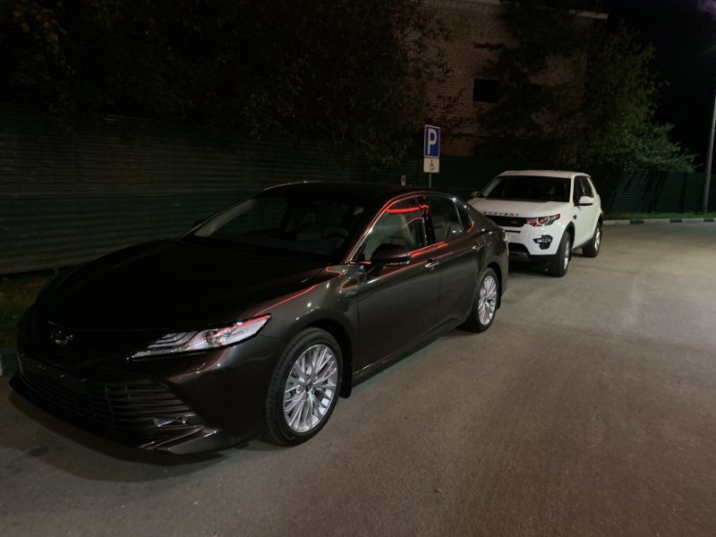Toyota Camry 2019 ночью
