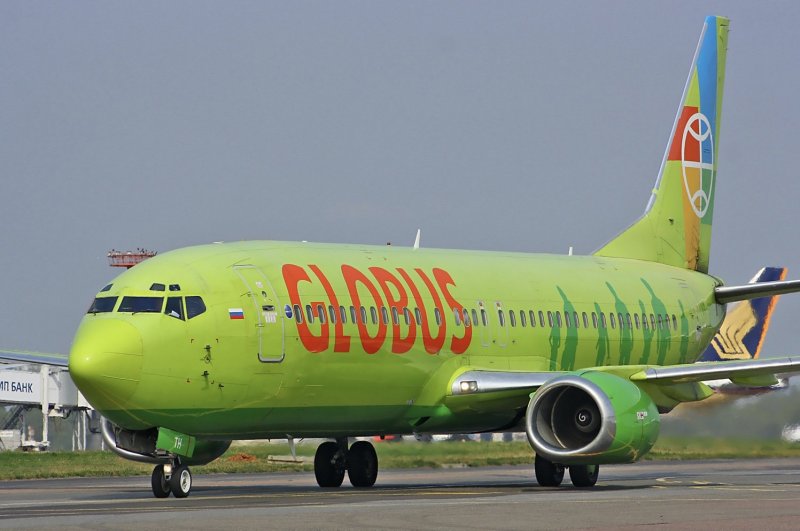Globus 737-800