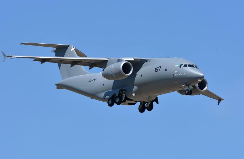 Военно-транспортный самолет АН-178-100р