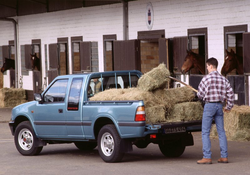 Opel Campo 1