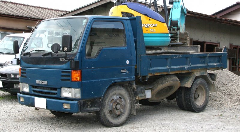 Mazda Titan 2