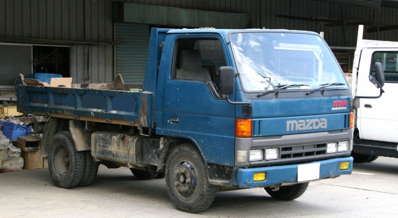 Mazda Titan 3
