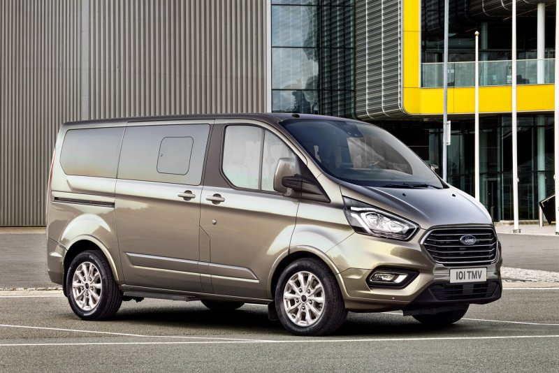 Ford Tourneo Custom 2021