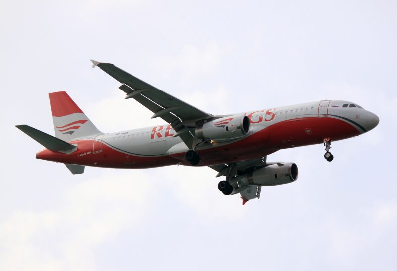 Самолёт Red Wings Суперджет 100
