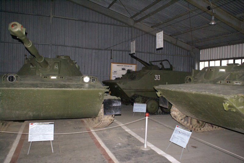 Памятник танк пт-76 Спутник