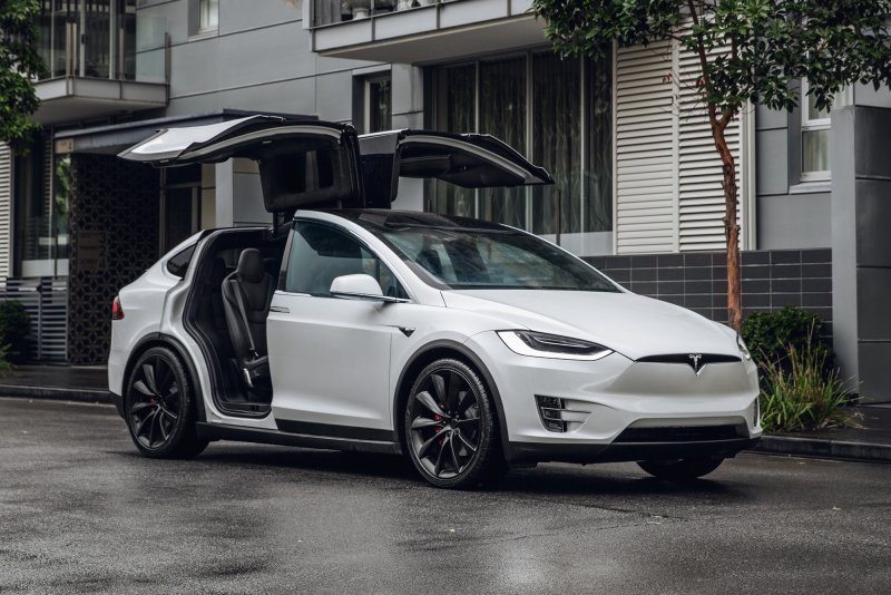 Tesla model x 3
