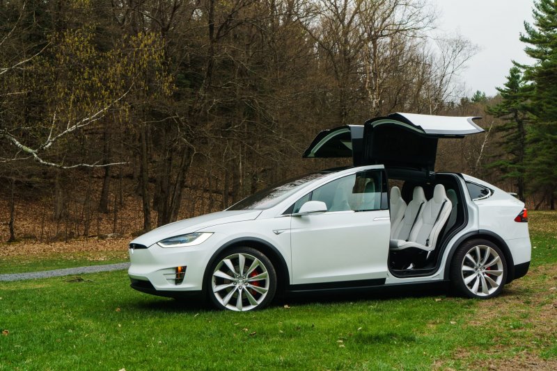 Тесла кроссовер model x