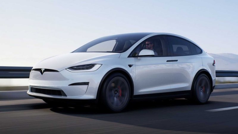Tesla model x Plaid 2021