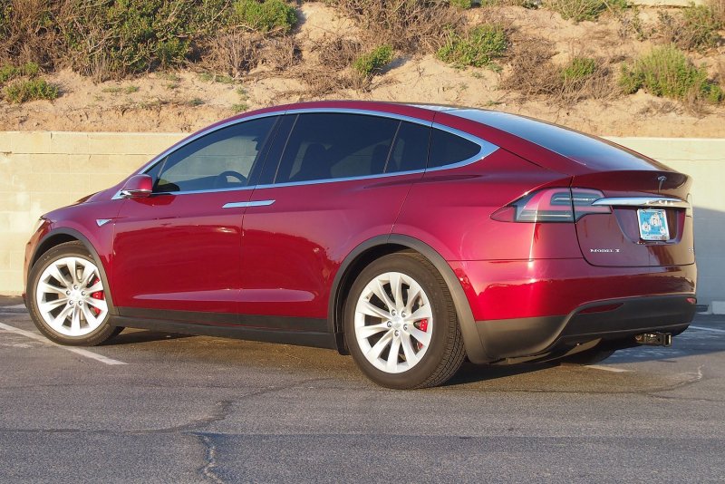 Tesla кроссовер