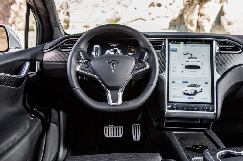 Tesla model x салон
