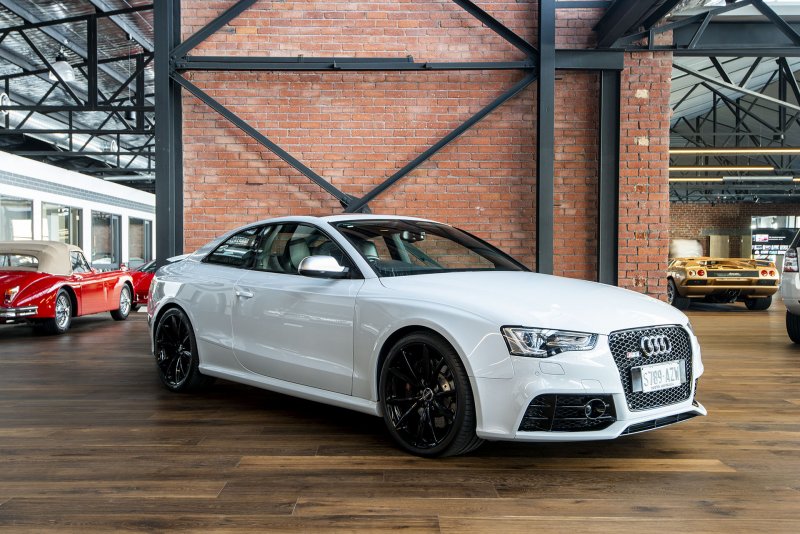 Audi rs5 белая
