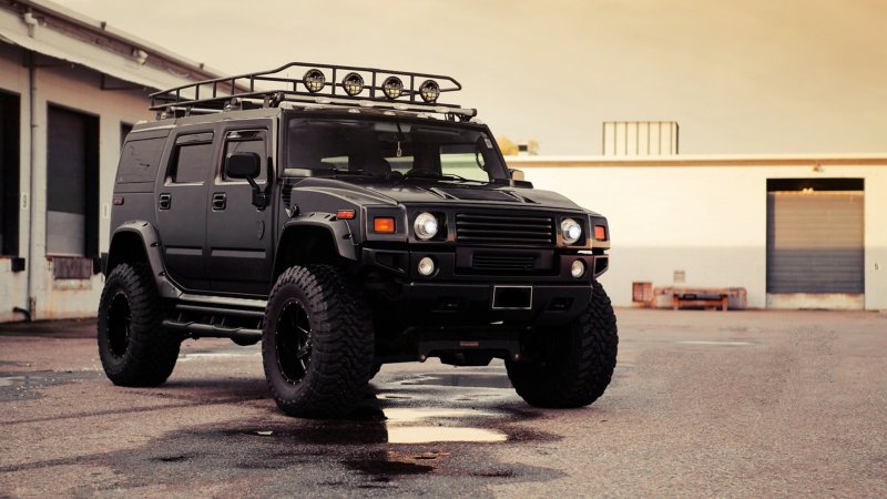 Тюнингованный Hummer h2