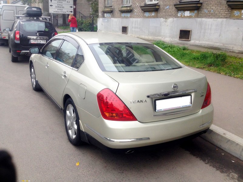 Nissan Teana 1