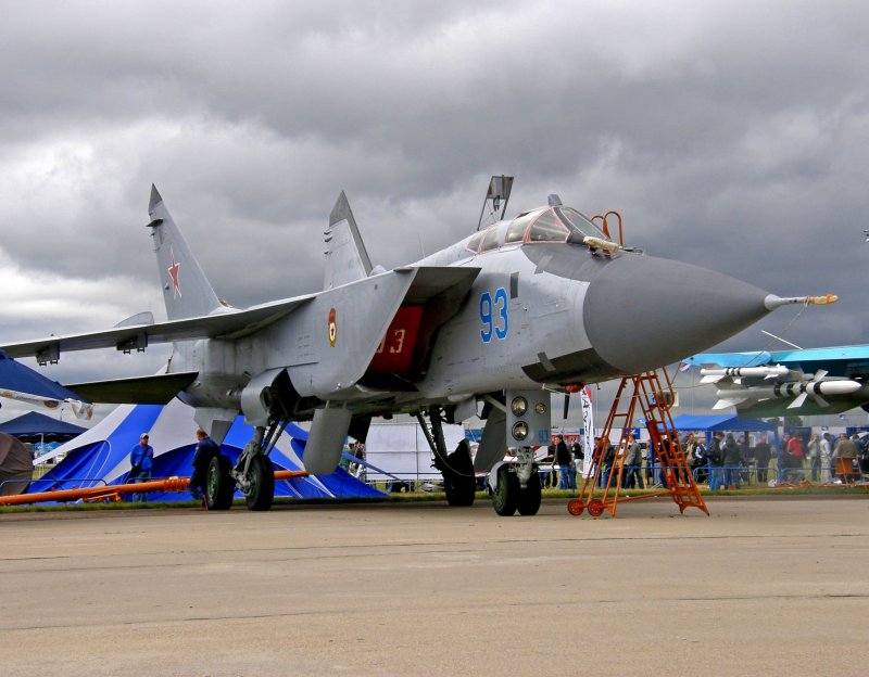 Су-35 истребитель и миг-31