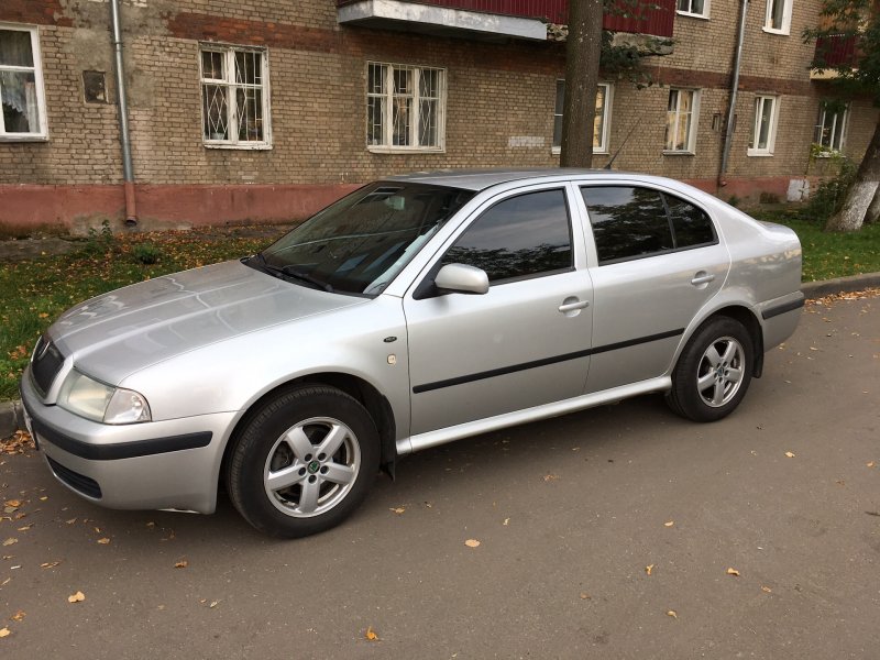 Шкода Октавия 1.4