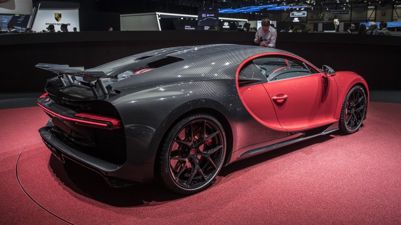 Бугатти Chiron 2020