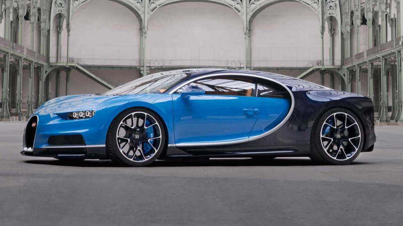 Бугатти Chiron 2020