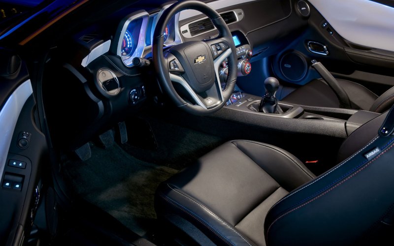 Chevrolet Camaro 2012 салон