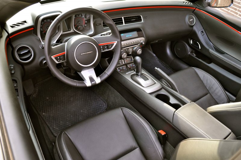 Chevrolet Camaro 2009 салон