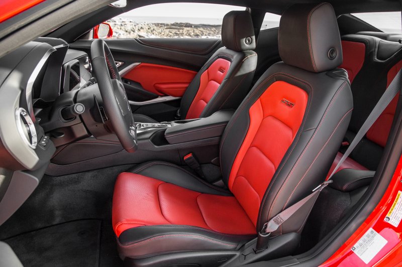 Chevrolet Camaro SS 2016 салон