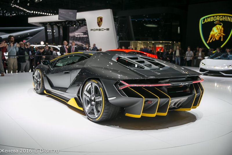 Спорткар Lamborghini Centenario