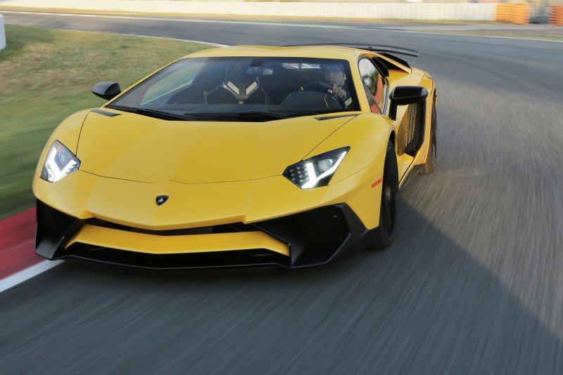 Aventador LP 750