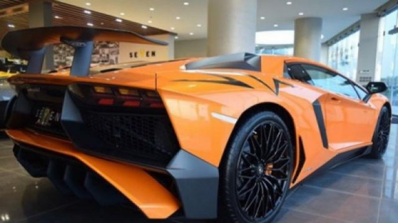 Lamborghini Aventador SV оранжевый