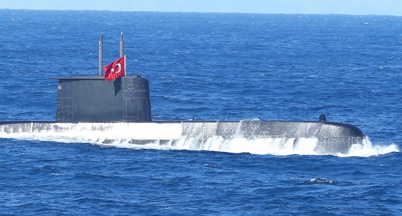 Турецкая подводная лодка (Denizalti) "Uluç Ali Reis"
