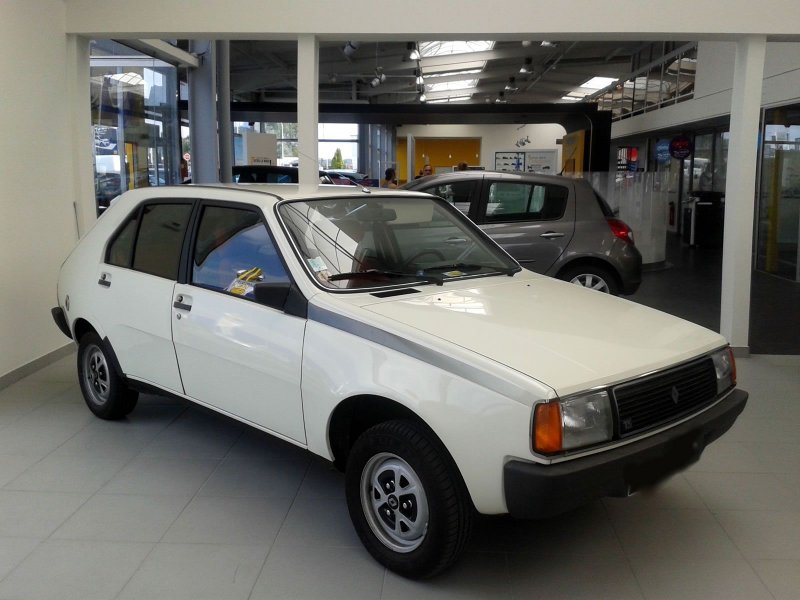 Le car Renault 5