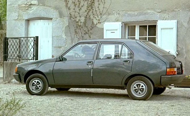 Renault le car