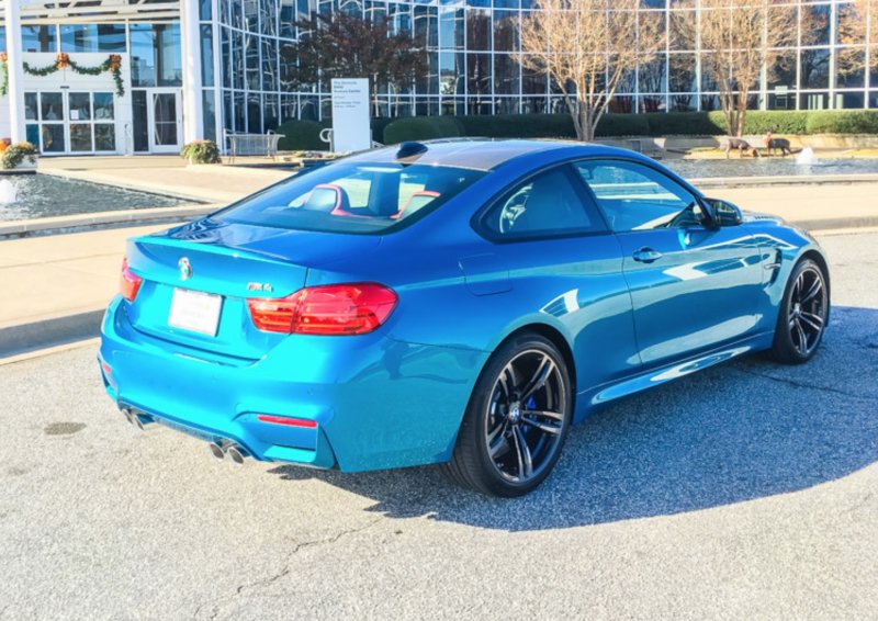BMW цвета Atlantis Blue