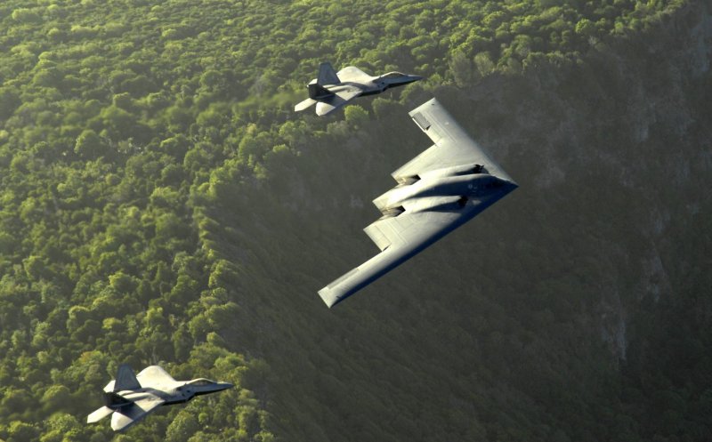 Американский стелс-бомбардировщик b-2 Spirit