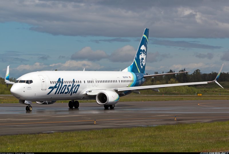 Самолет Боинг 737 900