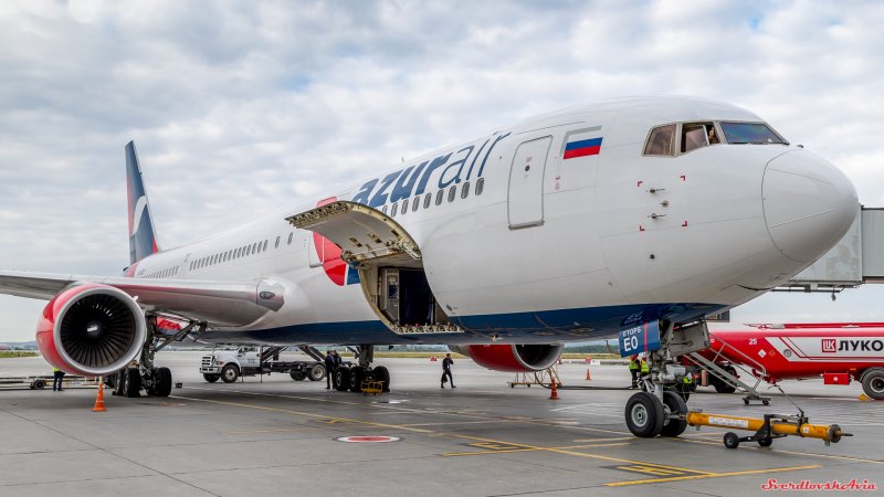 Azur Air 777