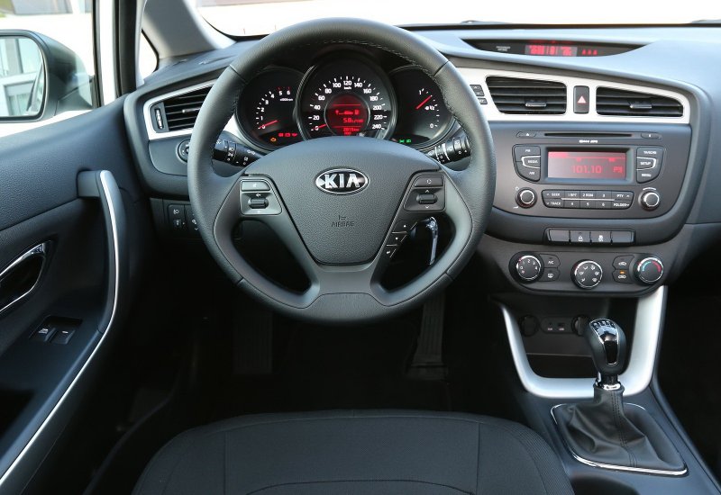 Kia Ceed SW 2 салон