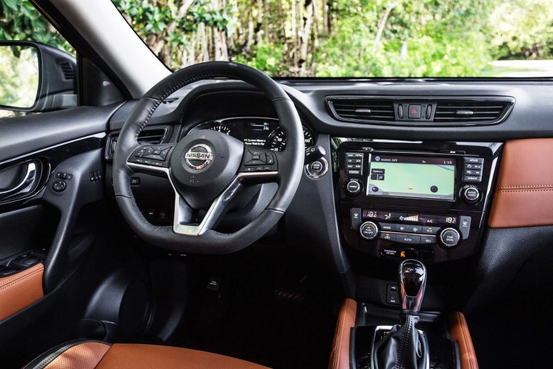 Nissan x-Trail 2017 салон