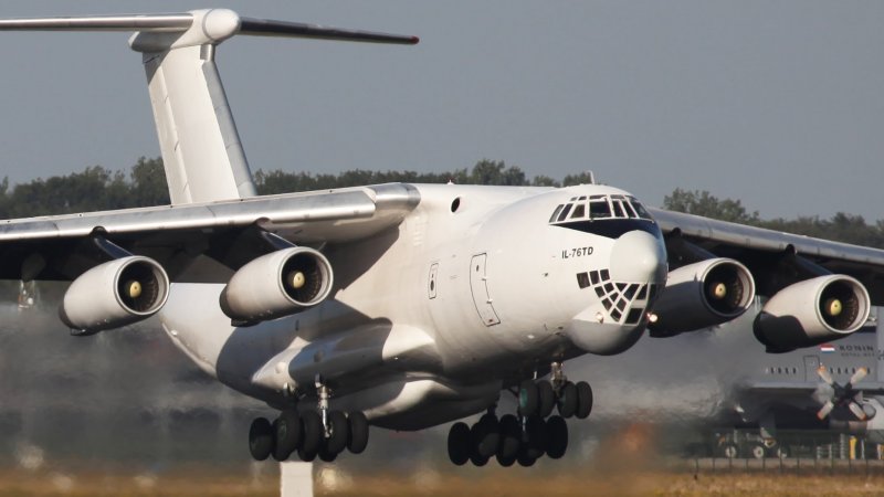 C-17 Globemaster ил-76