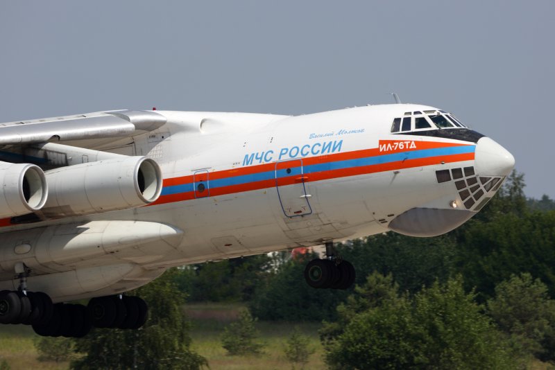 Самолет МЧС ил 76