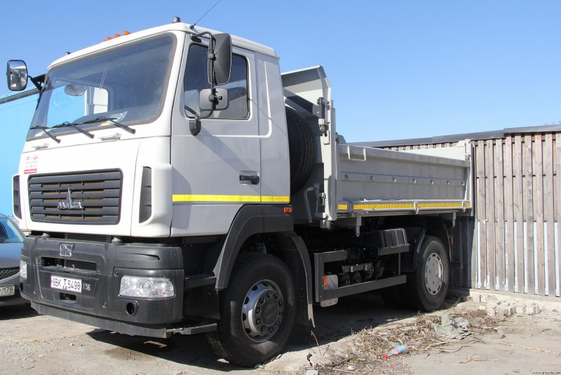 МАЗ 6517 самосвал