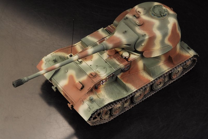 Amusing Hobby 1/35 Panzerkampfwagen vk7201(k)