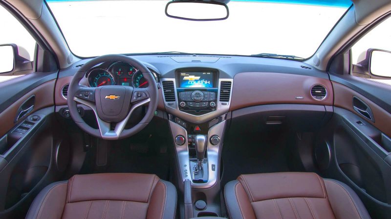Chevrolet Cruze 2011 торпеда