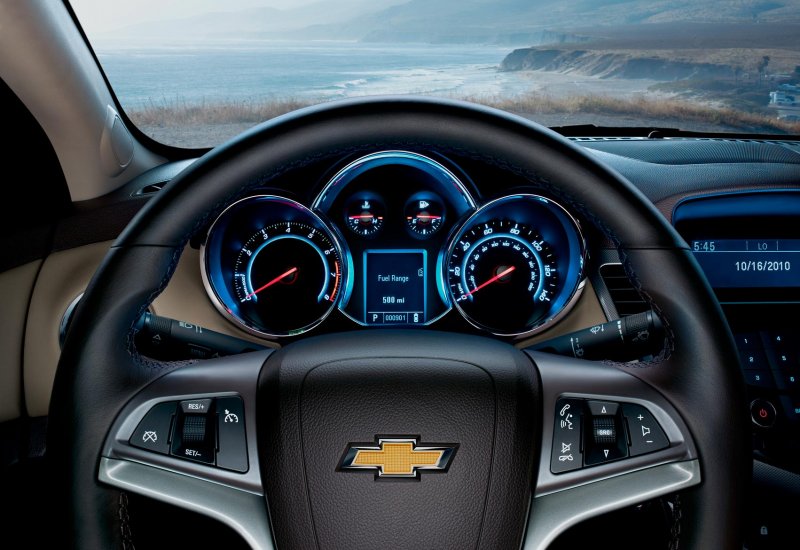 Chevrolet Cruze приборная панель