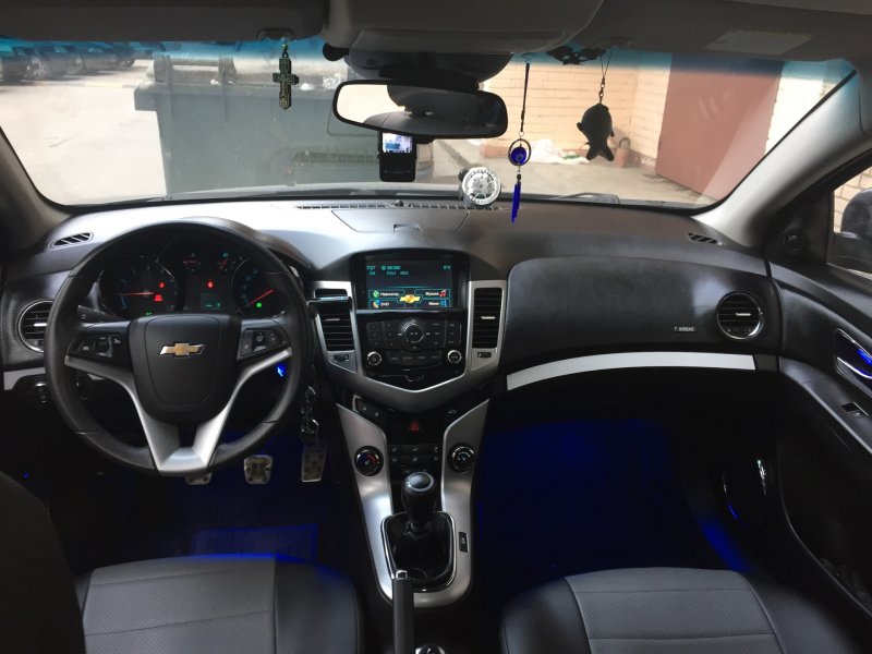 Перетяжка торпеды Chevrolet Cruze
