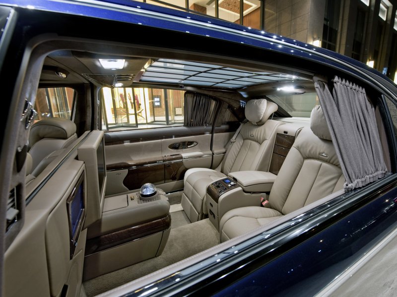 Машина Maybach 62s Landaulet