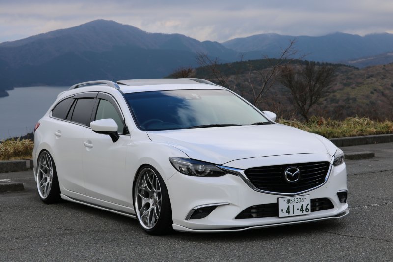 Mazda Atenza седан 2002