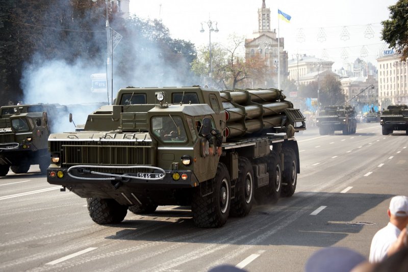 Боевая машина БМ-21 РСЗО 9к51 на шасси КАМАЗ-5350