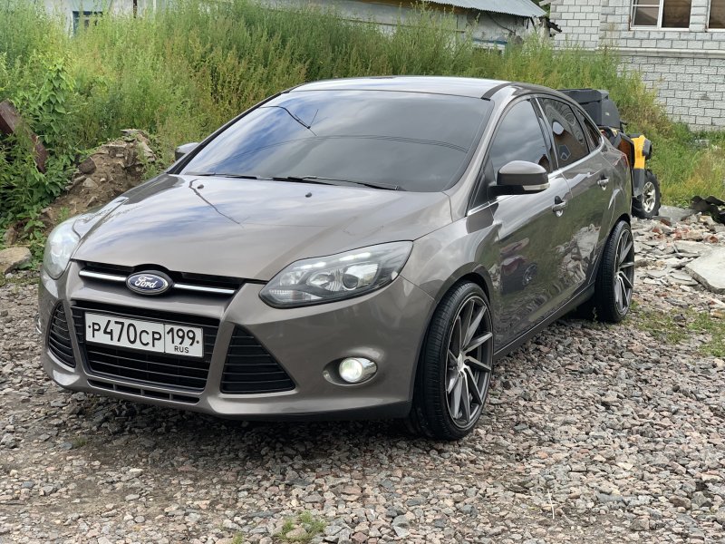 Ford Focus 3 универсал r19