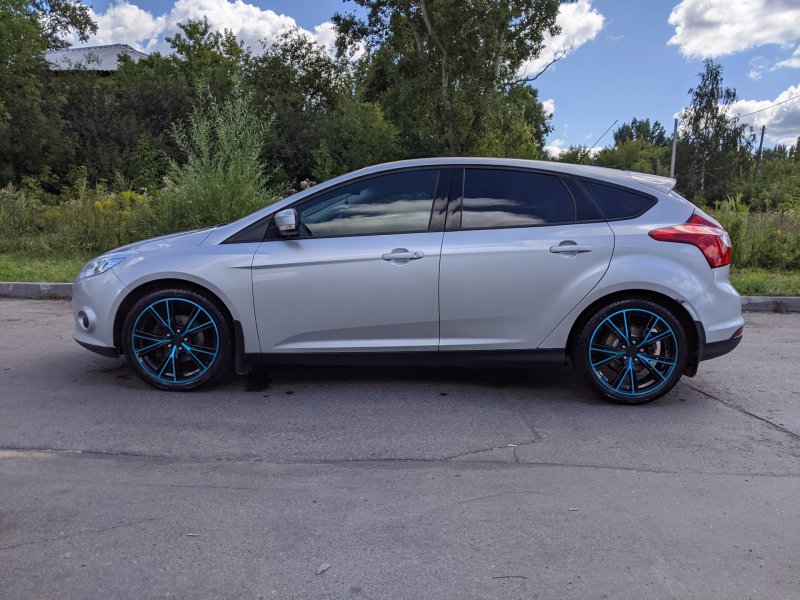 Ford Focus 3 r21
