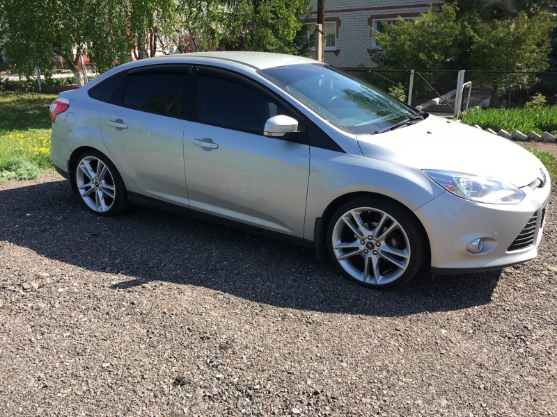 Ford Focus 3 седан r18